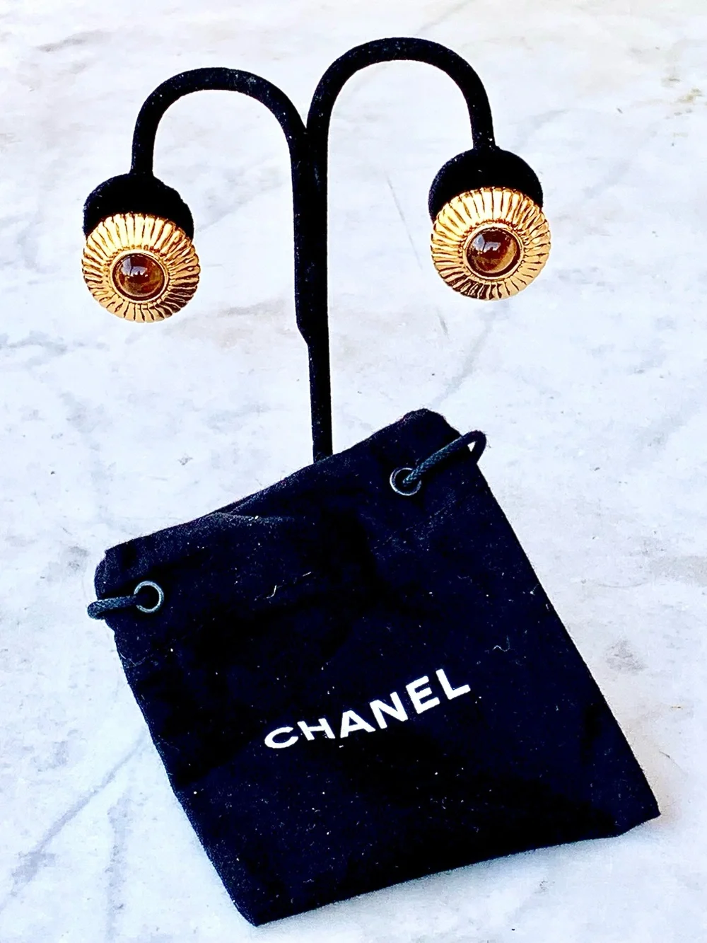 CHANEL 24K GOLD PLATED TIGERS EYE STONE Round Button CLIP Earrings VINTAGE 1986